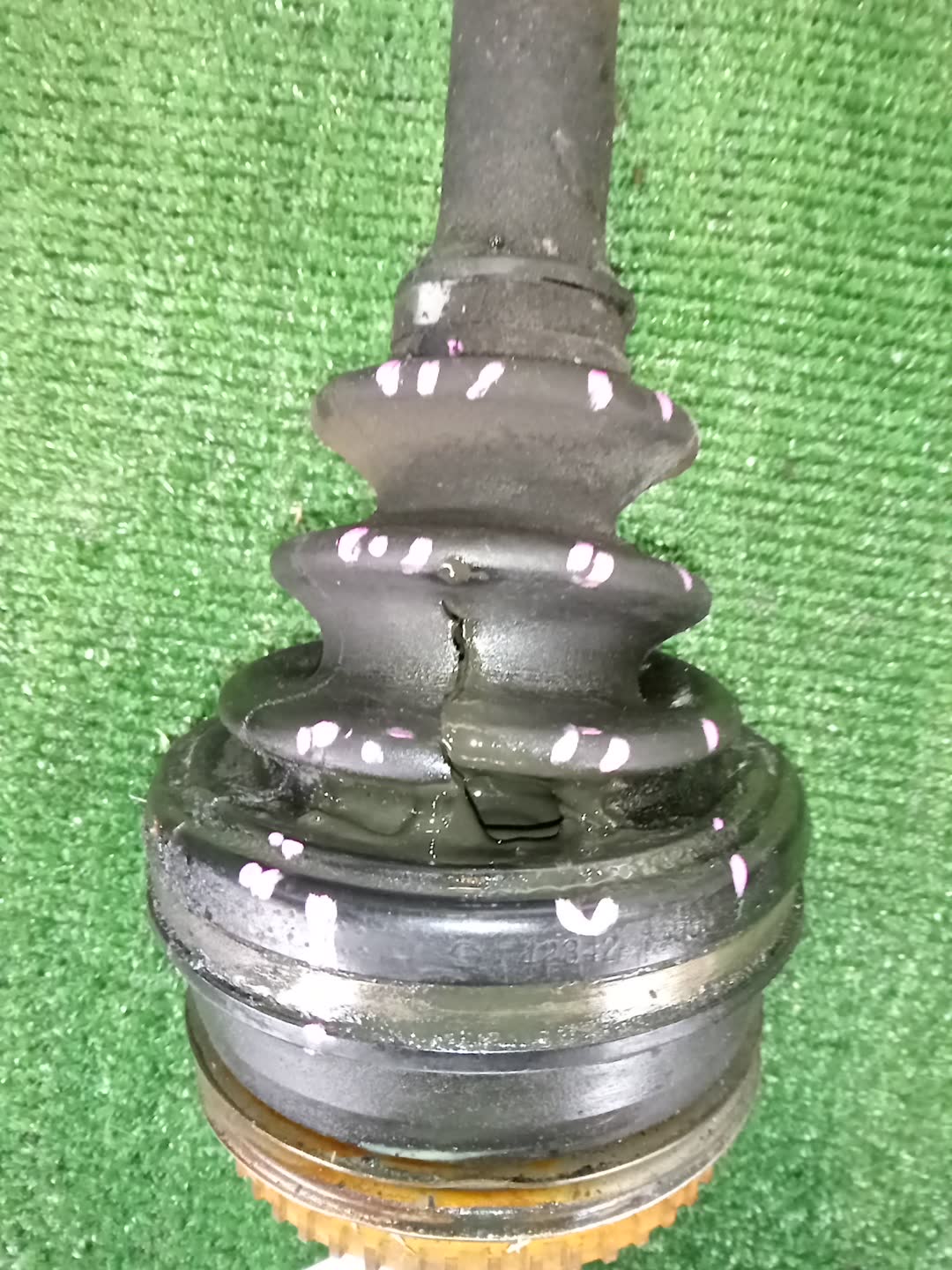 Привод правый задний TOYOTA GRANVIA, GRAND HIACE VCH10W, KCH10W, VCH16W, KCH16W, KCH12W, VCH22 5VZ-FE, 1KZ-TE 4 ракурс