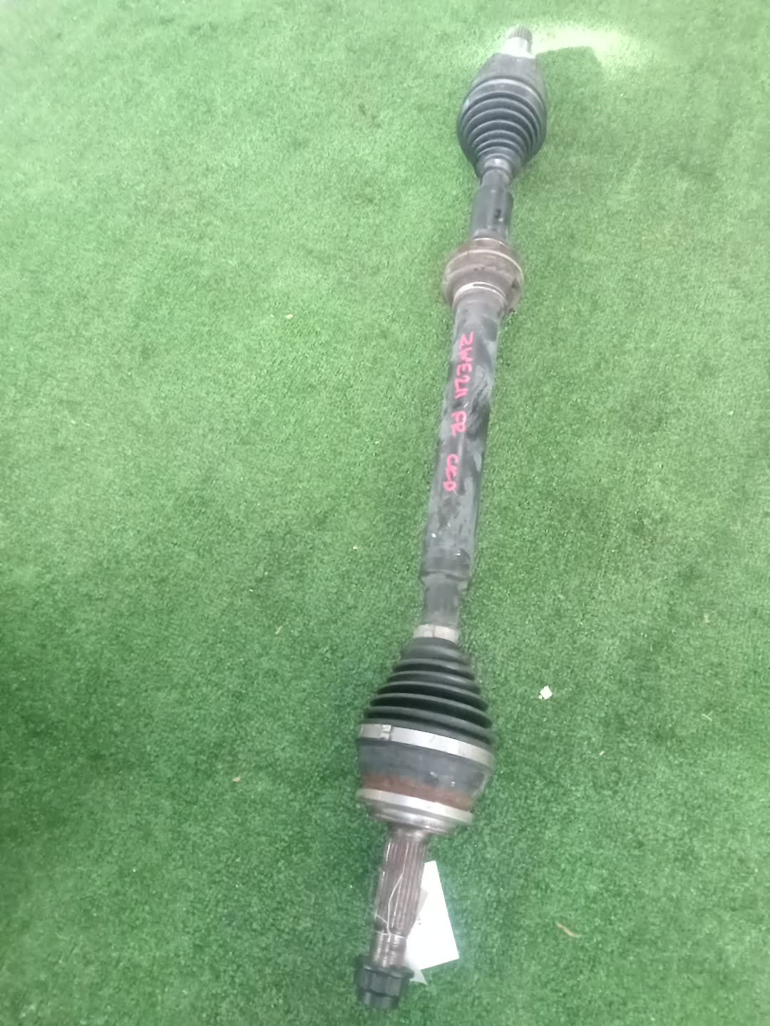 Привод правый передний TOYOTA COROLLA ZWE211 2ZR-FXE 1 ракурс