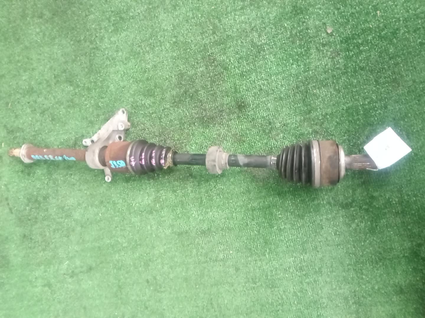 Привод правый передний HONDA ELYSION RR5 J35A 1 ракурс Привод правый передний HONDA ELYSION RR5 J35A 1 ракурс