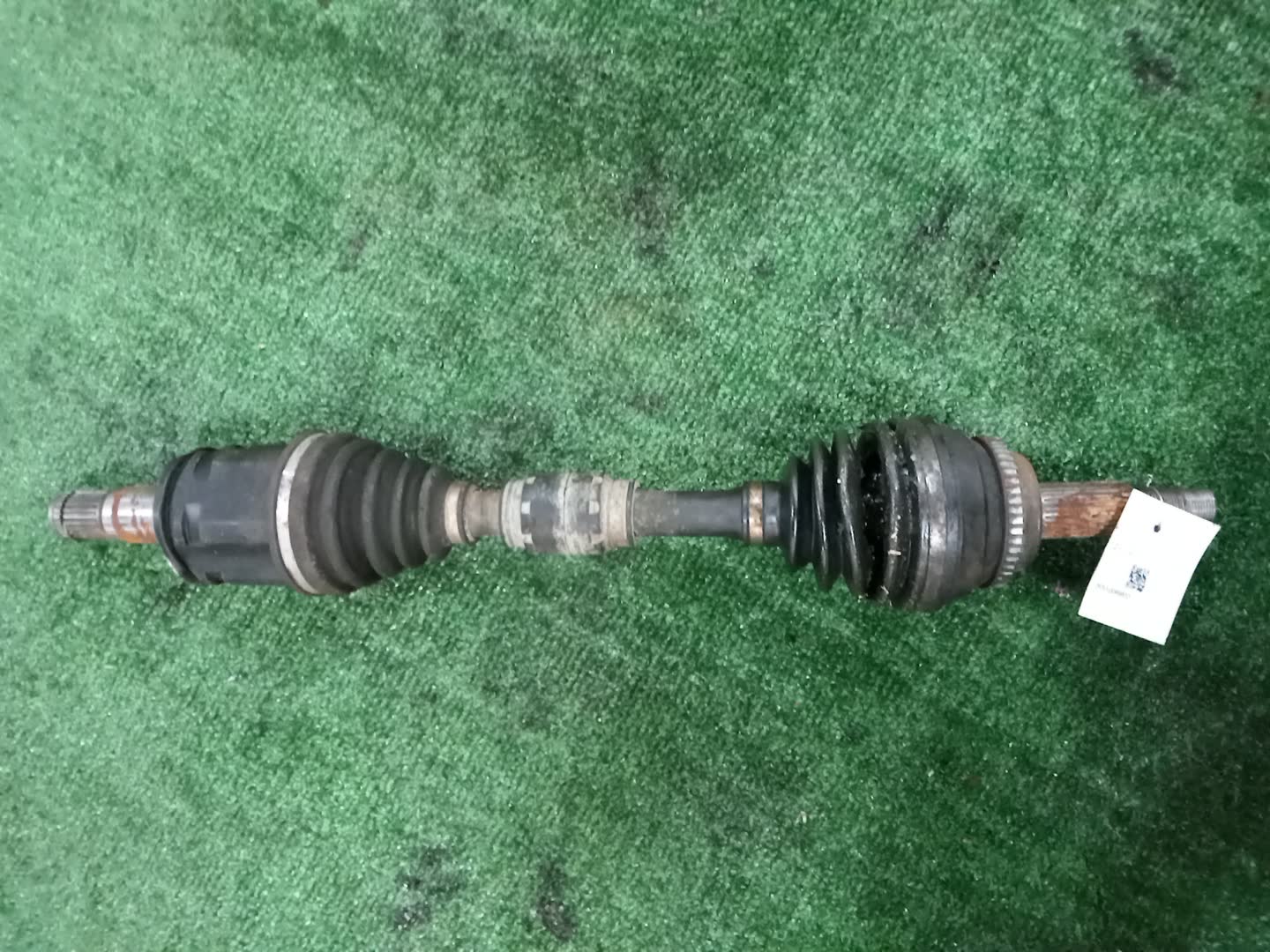 Привод левый передний TOYOTA HARRIER, KLUGER V MCU30W, MCU31W, MCU20W 1MZ-FE 1 ракурс Привод левый передний TOYOTA HARRIER, KLUGER V MCU30W, MCU31W, MCU20W 1MZ-FE 1 ракурс