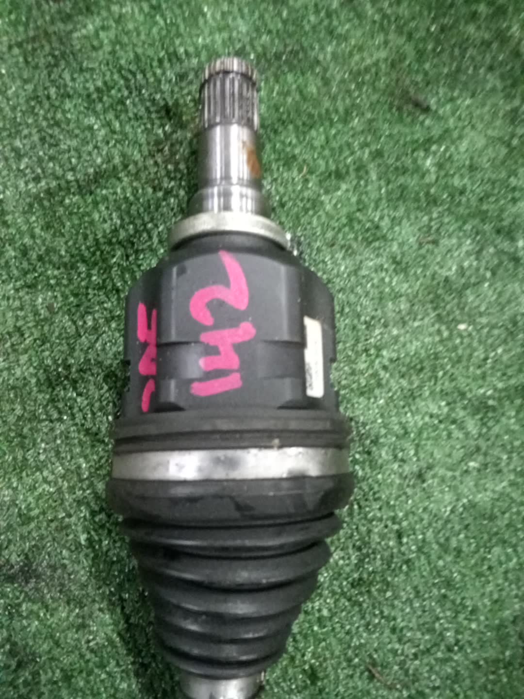 Привод левый передний TOYOTA AXIO, PREMIO, ISIS, WISH, ALLION, COROLLA FIELDER, COROLLA AXIO, FIELDER ZRE142, ZRT260, ZGM10, ZGM10W, ZGM10G, ZGE20W, ZGE20G, ZRE142G 2ZR-FAE, 2ZR-FE 3 ракурс Привод левый передний TOYOTA AXIO, PREMIO, ISIS, WISH, ALLION, COROLLA FIELDER, COROLLA AXIO, FIELDER ZRE142, ZRT260, ZGM10, ZGM10W, ZGM10G, ZGE20W, ZGE20G, ZRE142G 2ZR-FAE, 2ZR-FE 3 ракурс
