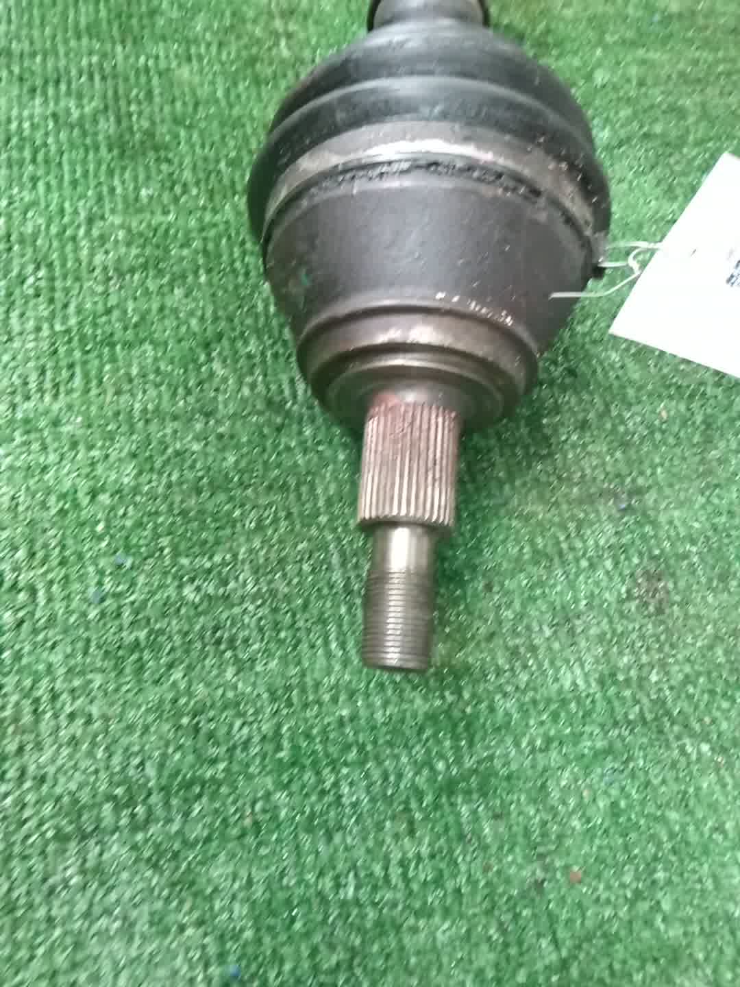 Привод левый передний VOLKSWAGEN GOLF 1J1 AUM 2 ракурс
