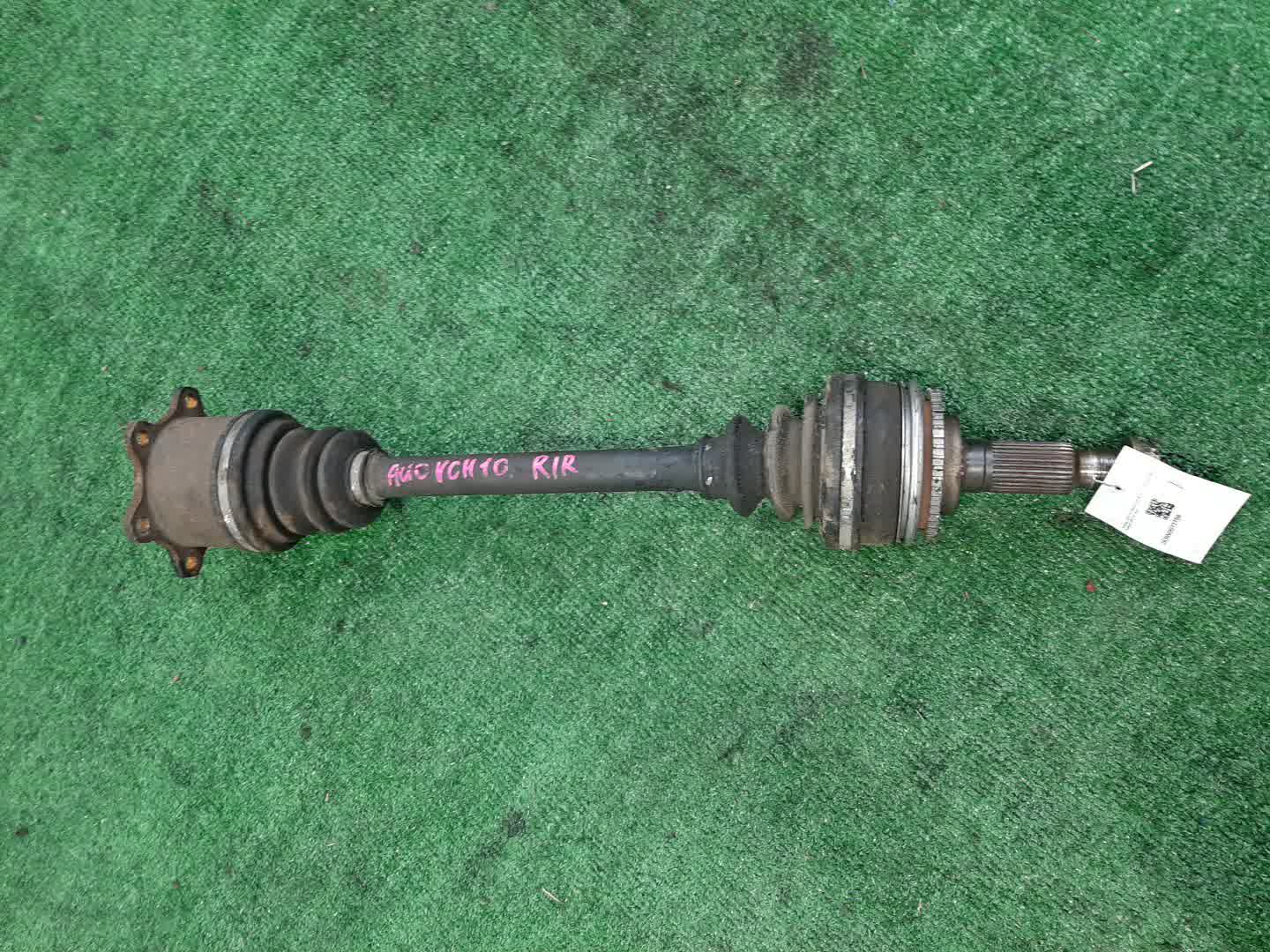 Привод правый задний TOYOTA GRANVIA, GRAND HIACE VCH10W, KCH10W, KCH12W, VCH22 5VZ-FE, 1KZ-TE 1 ракурс Привод правый задний TOYOTA GRANVIA, GRAND HIACE VCH10W, KCH10W, KCH12W, VCH22 5VZ-FE, 1KZ-TE 1 ракурс