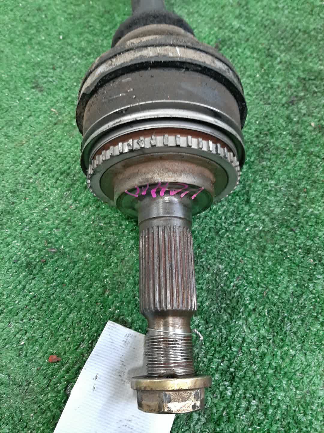 Привод правый задний TOYOTA GRANVIA, GRAND HIACE VCH10W, KCH10W, KCH12W, VCH22 5VZ-FE, 1KZ-TE 2 ракурс Привод правый задний TOYOTA GRANVIA, GRAND HIACE VCH10W, KCH10W, KCH12W, VCH22 5VZ-FE, 1KZ-TE 2 ракурс