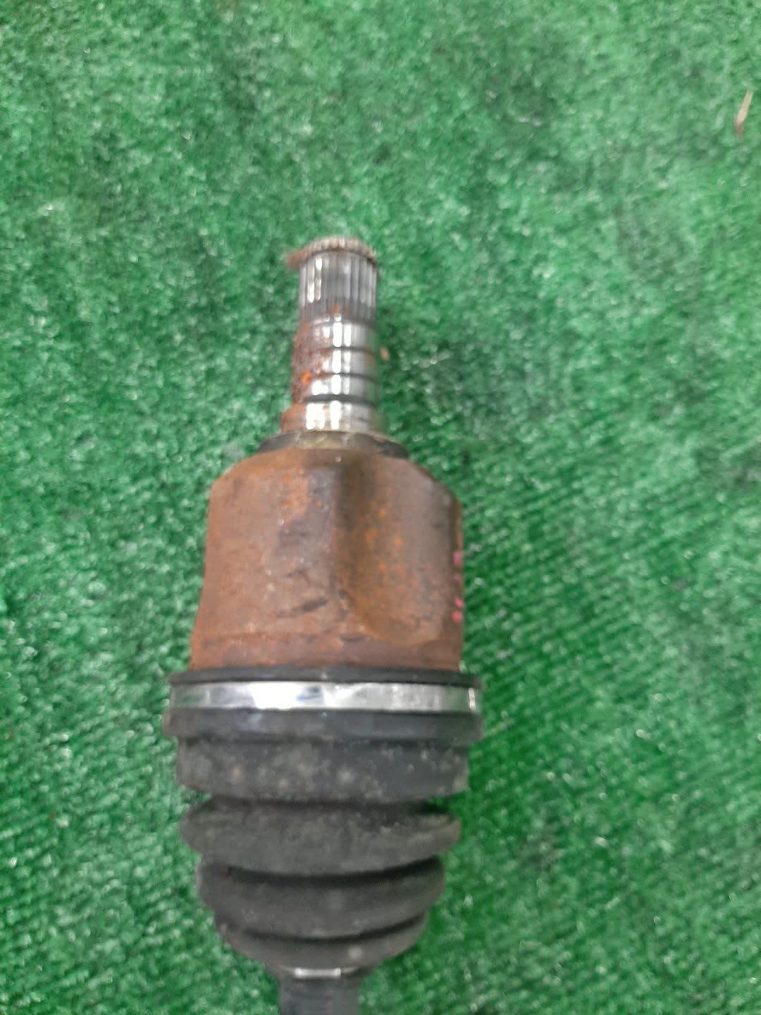 Привод левый передний NISSAN BASSARA, PRESAGE JU30, JVU30, U30, VU30 KA24DE, YD25DDTI 3 ракурс