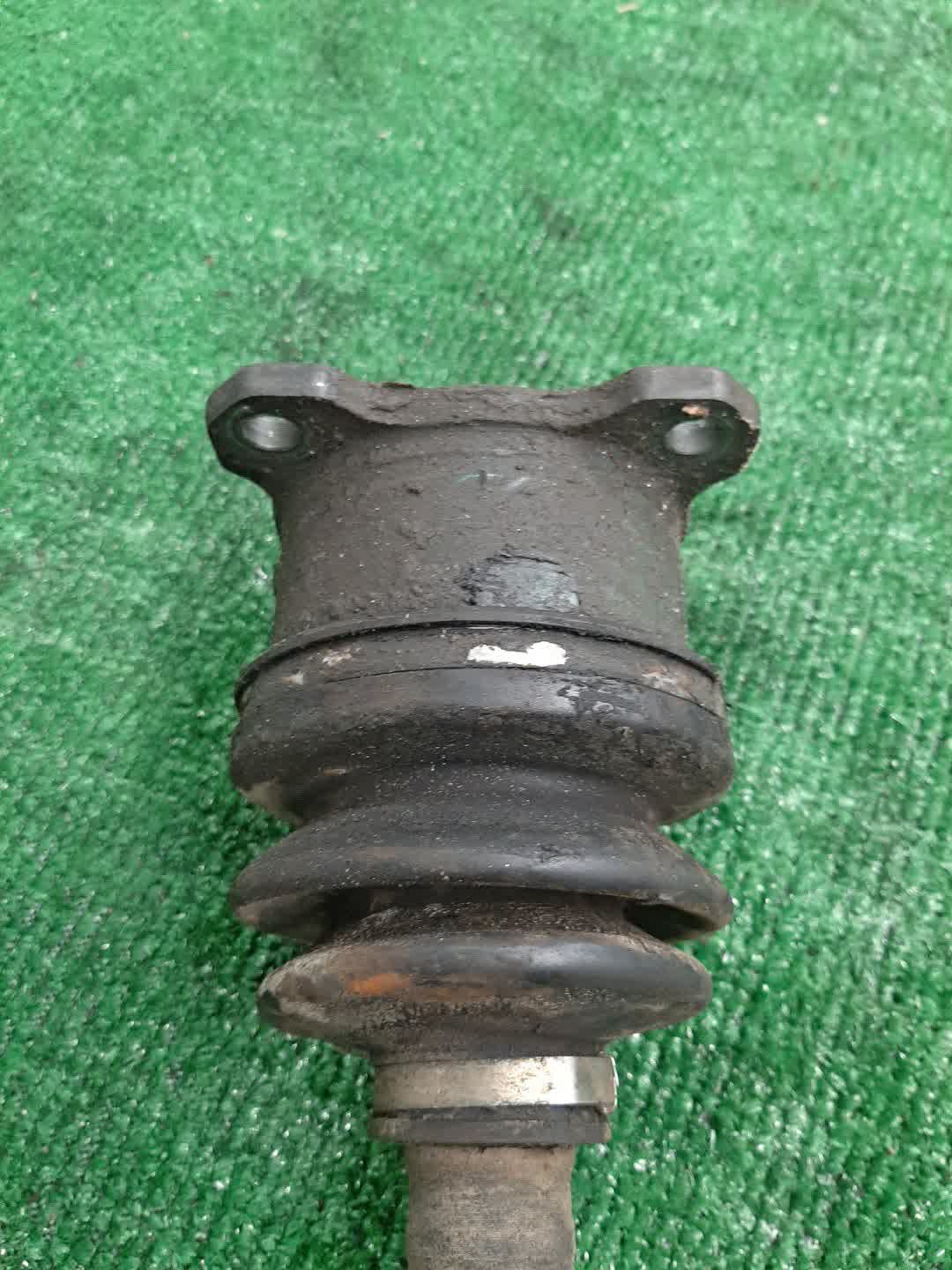 Привод правый передний MITSUBISHI PAJERO, DELICA V26W, V43W, V46W, V21W, V23W, PD6W, PD4W, PD8W, PE8W, PF6W, PF8W 4M40T, 6G72, 4G64 3 ракурс