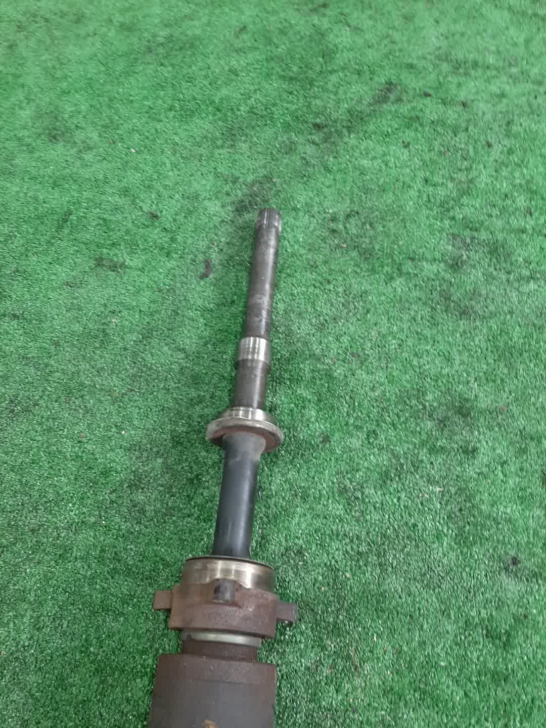 Привод правый передний NISSAN PRESAGE PNU31 VQ35DE 3 ракурс