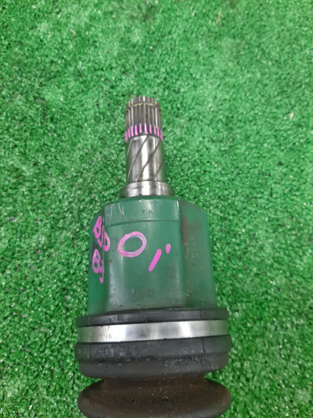 Привод правый передний MAZDA FAMILIA BJ3P B3 3 ракурс