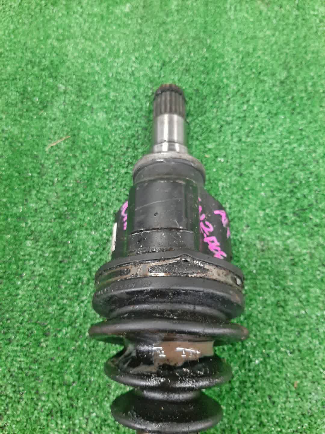 Привод правый передний TOYOTA COROLLA FIELDER, AQUA, COROLLA  AXIO NKE165G, NHP10, NKE165 1NZ-FXE 3 ракурс