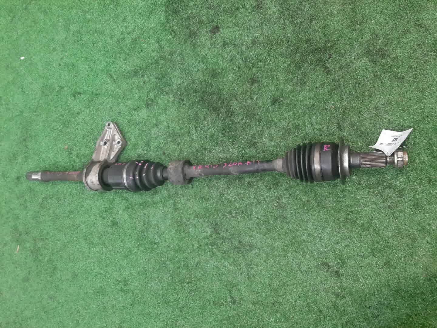 Привод правый передний SUZUKI SX4 YA41S J20A 1 ракурс Привод правый передний SUZUKI SX4 YA41S J20A 1 ракурс