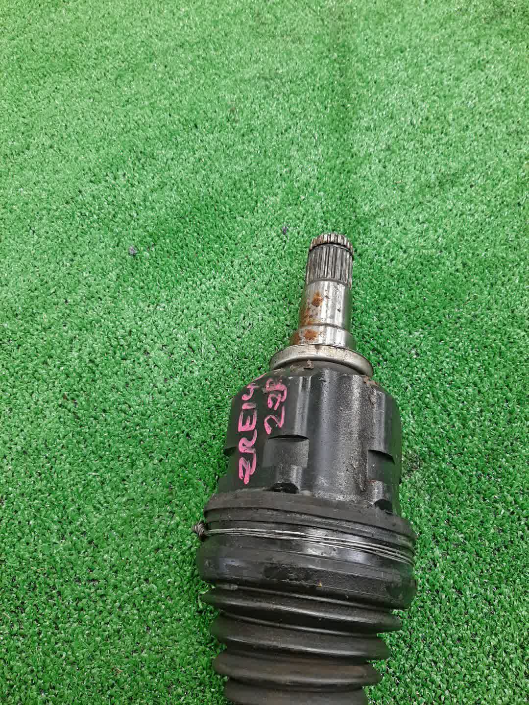 Привод левый передний TOYOTA PREMIO, ISIS, WISH, ALLION, COROLLA FIELDER, COROLLA  AXIO ZRT265, ZGM15G, ZGE25G, ZRE144G, ZRE144 2ZR-FAE, 2ZR-FE 3 ракурс