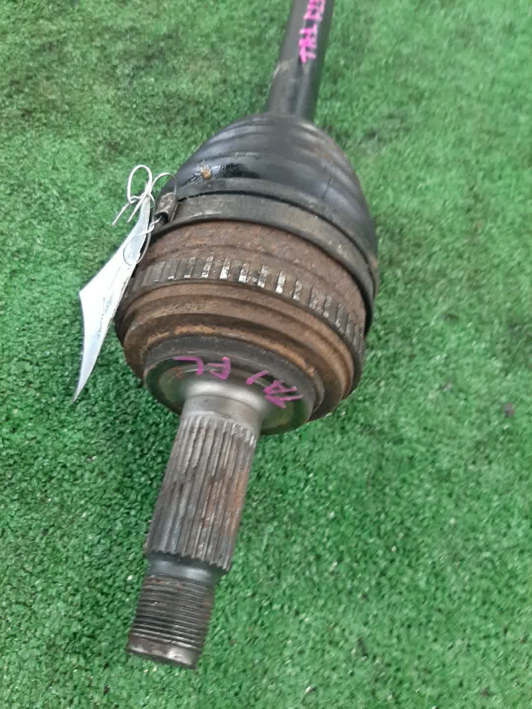Привод левый передний HONDA AVANCIER TA1 F23A 2 ракурс Привод левый передний HONDA AVANCIER TA1 F23A 2 ракурс