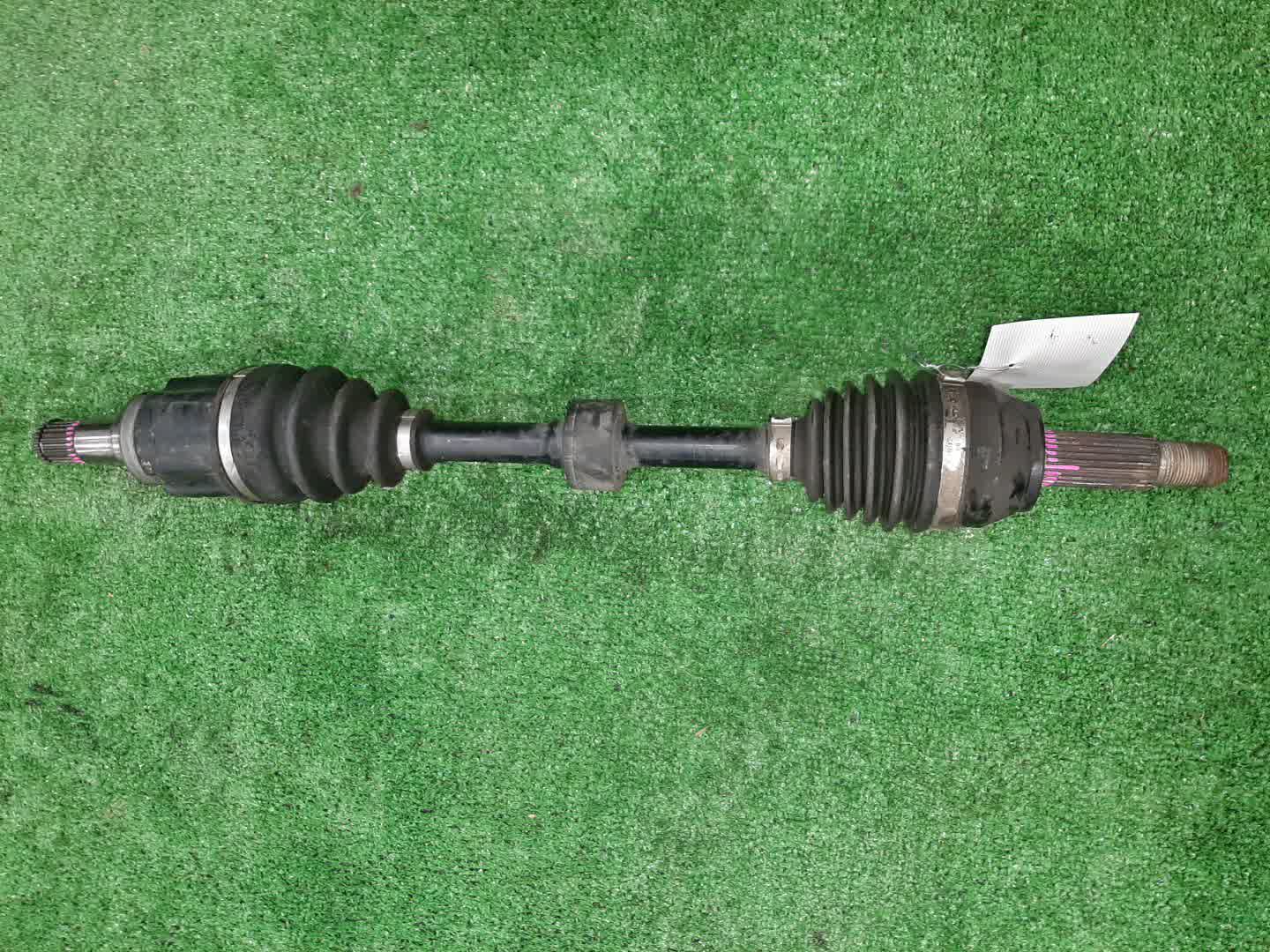 Привод левый передний  MAZDA DEMIO DE3FS ZJ-VE 1 ракурс