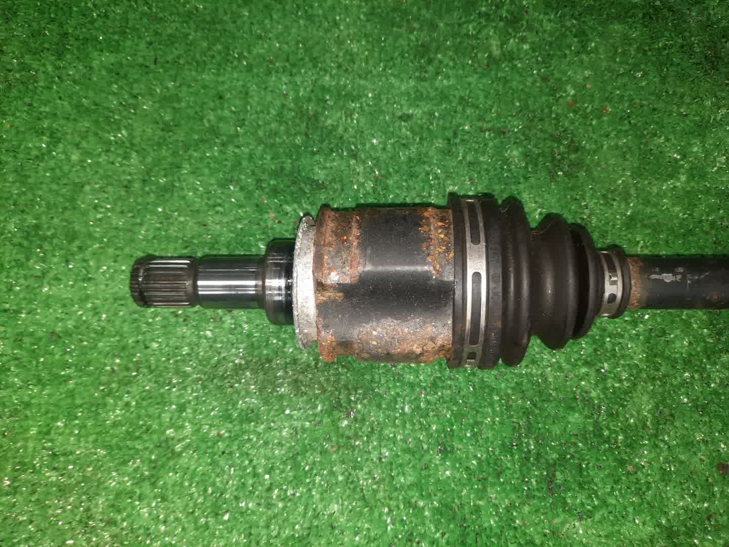 Привод правый задний TOYOTA YARIS CROSS MXPB15 M15A-FKS 2 ракурс Привод правый задний TOYOTA YARIS CROSS MXPB15 M15A-FKS 2 ракурс