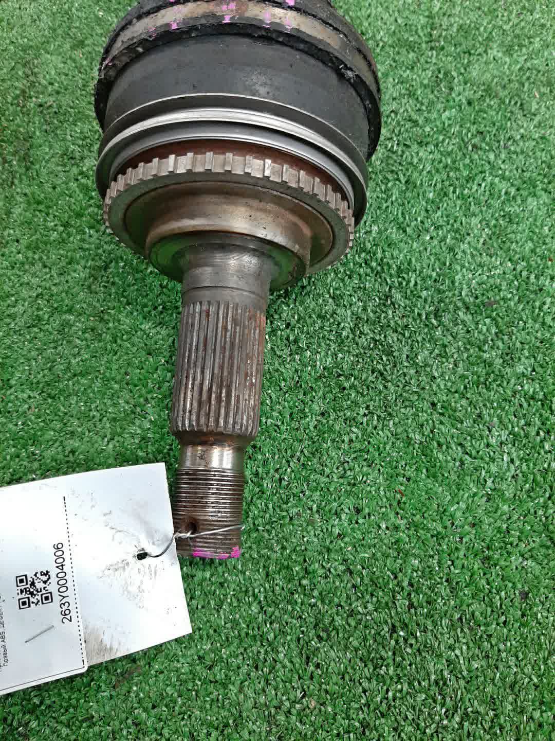 Привод правый задний TOYOTA GRANVIA, GRAND HIACE VCH10W, KCH10W, KCH12W, VCH22 5VZ-FE, 1KZ-TE 2 ракурс Привод правый задний TOYOTA GRANVIA, GRAND HIACE VCH10W, KCH10W, KCH12W, VCH22 5VZ-FE, 1KZ-TE 2 ракурс