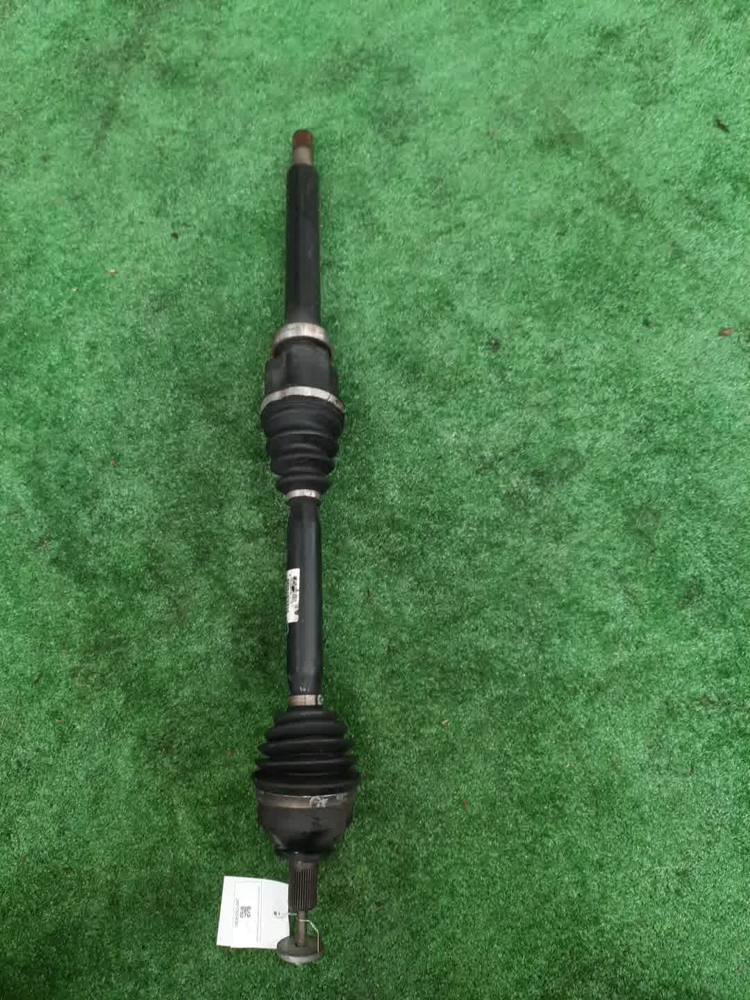 Привод правый передний VOLVO C30 MK43 B4204S3 1 ракурс Привод правый передний VOLVO C30 MK43 B4204S3 1 ракурс