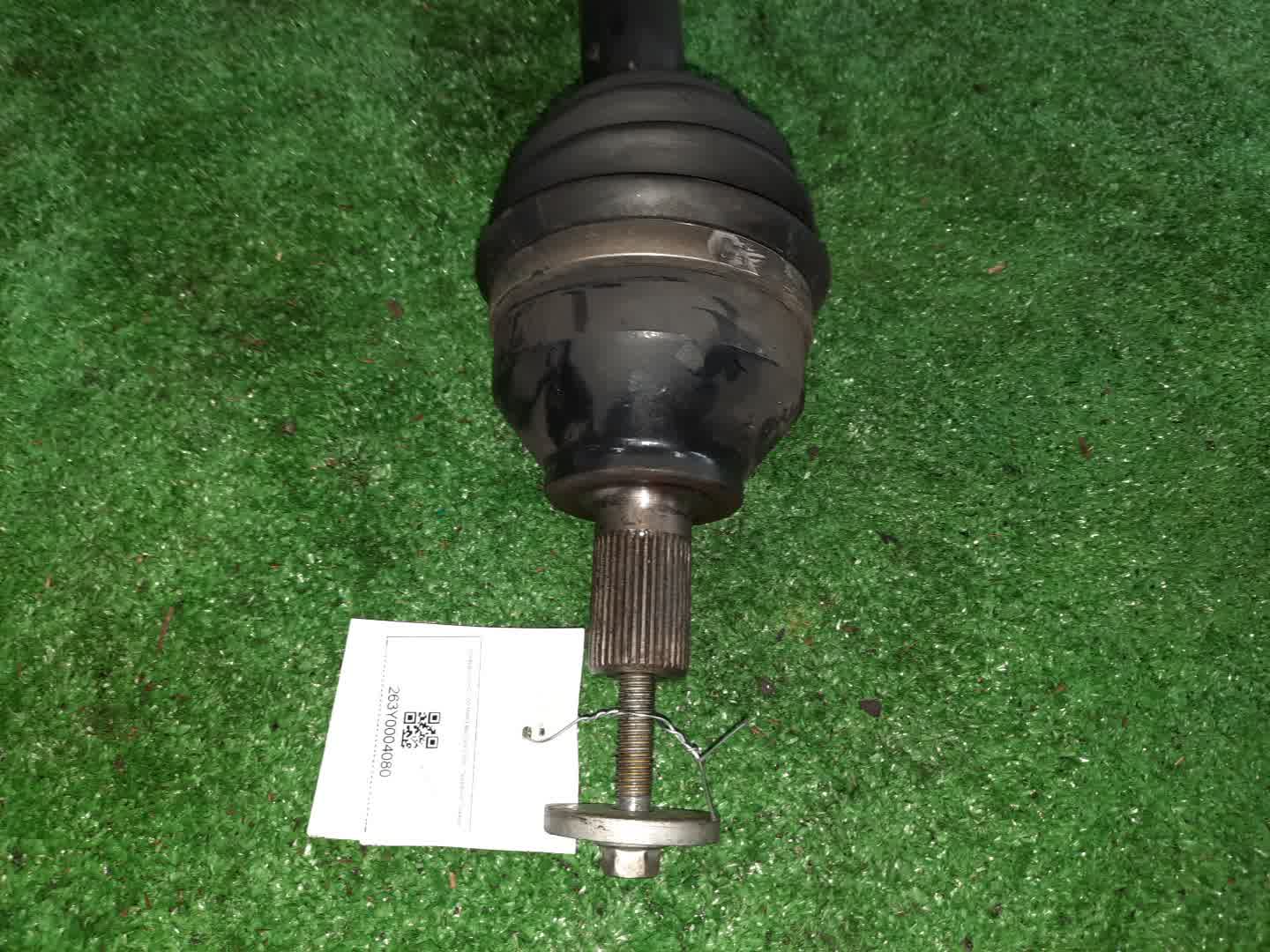 Привод правый передний VOLVO C30 MK43 B4204S3 2 ракурс Привод правый передний VOLVO C30 MK43 B4204S3 2 ракурс