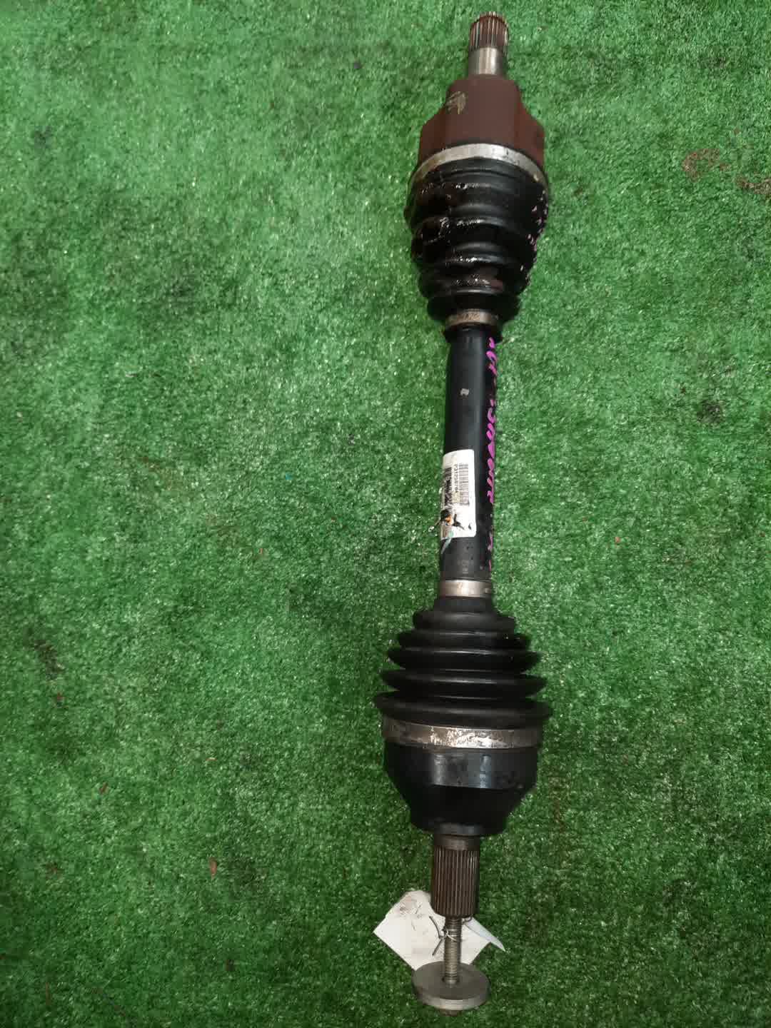 Привод левый передний VOLVO C30 MK43 B4204S3 1 ракурс Привод левый передний VOLVO C30 MK43 B4204S3 1 ракурс