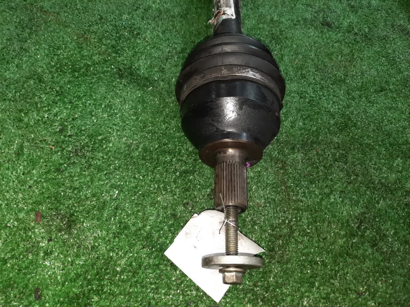 Привод левый передний VOLVO C30 MK43 B4204S3 2 ракурс Привод левый передний VOLVO C30 MK43 B4204S3 2 ракурс