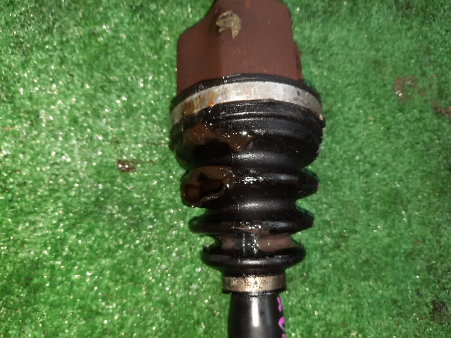 Привод левый передний VOLVO C30 MK43 B4204S3 4 ракурс