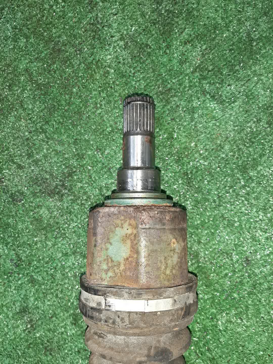 Привод правый задний MITSUBISHI DIAMANTE F41A 6G73 3 ракурс