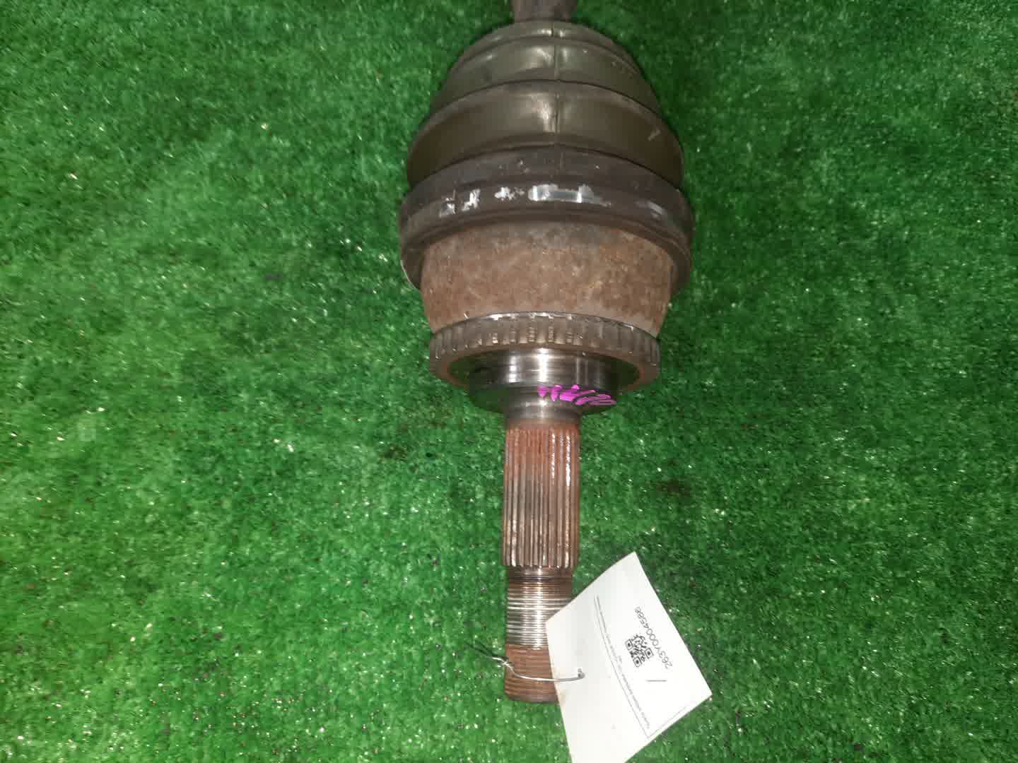 Привод левый передний NISSAN BASSARA, PRESAGE JHU30, HU30 VQ30DE 2 ракурс