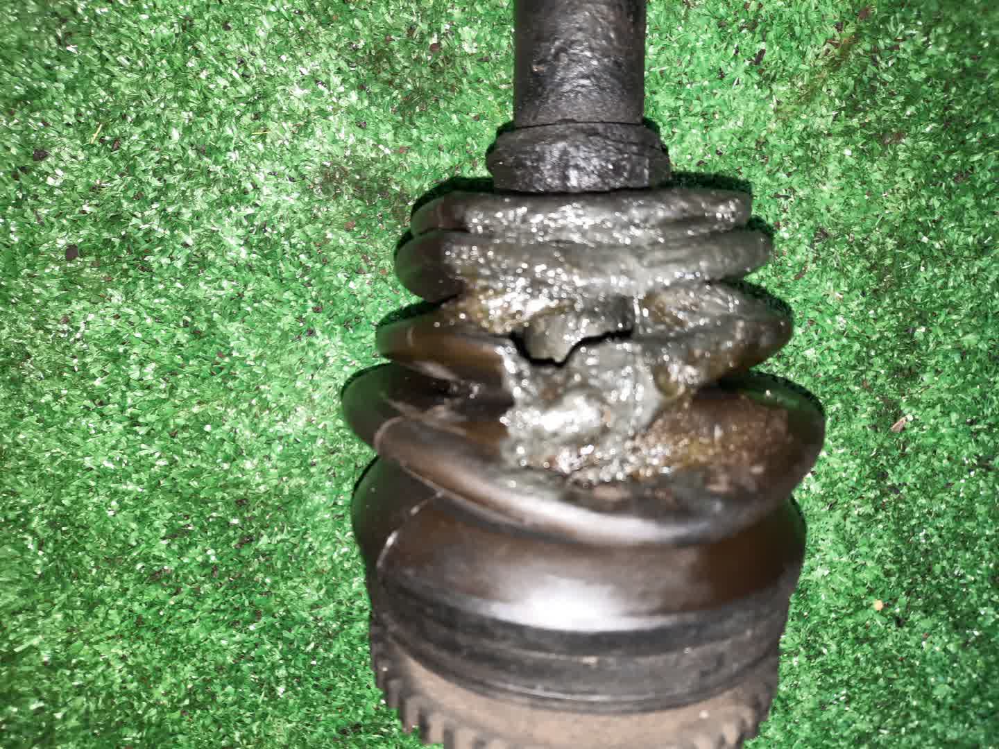 Привод правый передний MAZDA BONGO SKF2M RF 4 ракурс