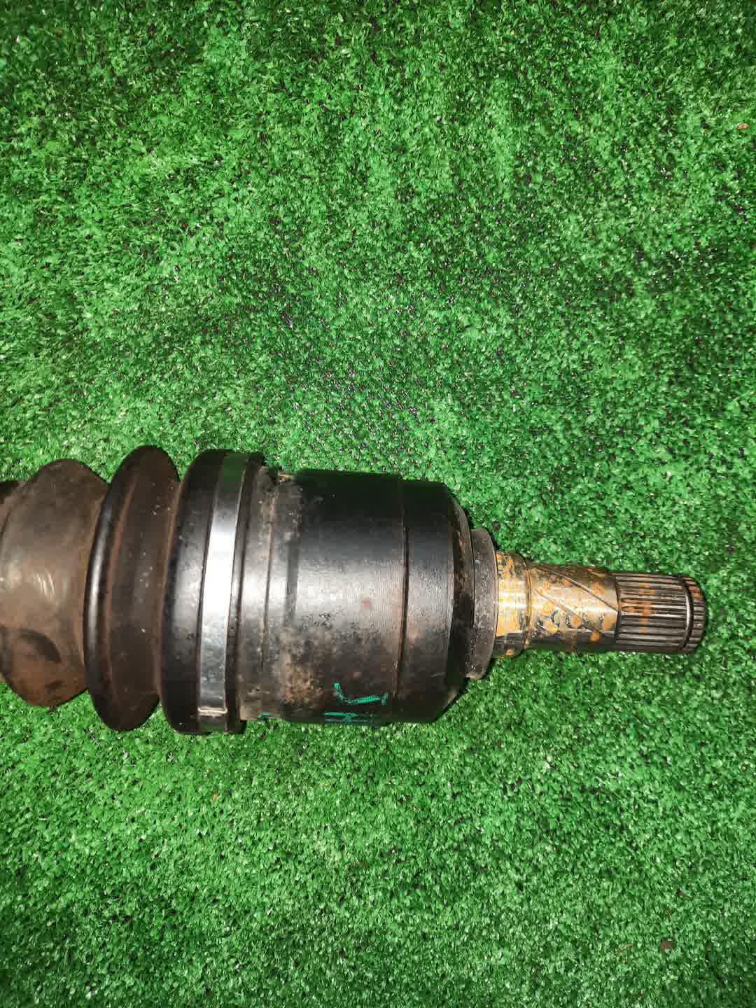 Привод левый передний NISSAN BASSARA, PRESAGE JHU30, HU30 VQ30DE 3 ракурс