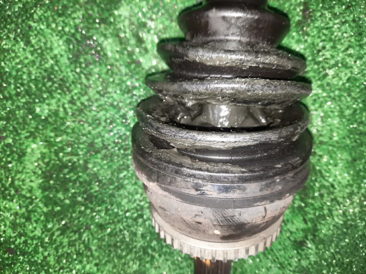 Привод левый передний NISSAN BASSARA, PRESAGE JHU30, HU30 VQ30DE 4 ракурс