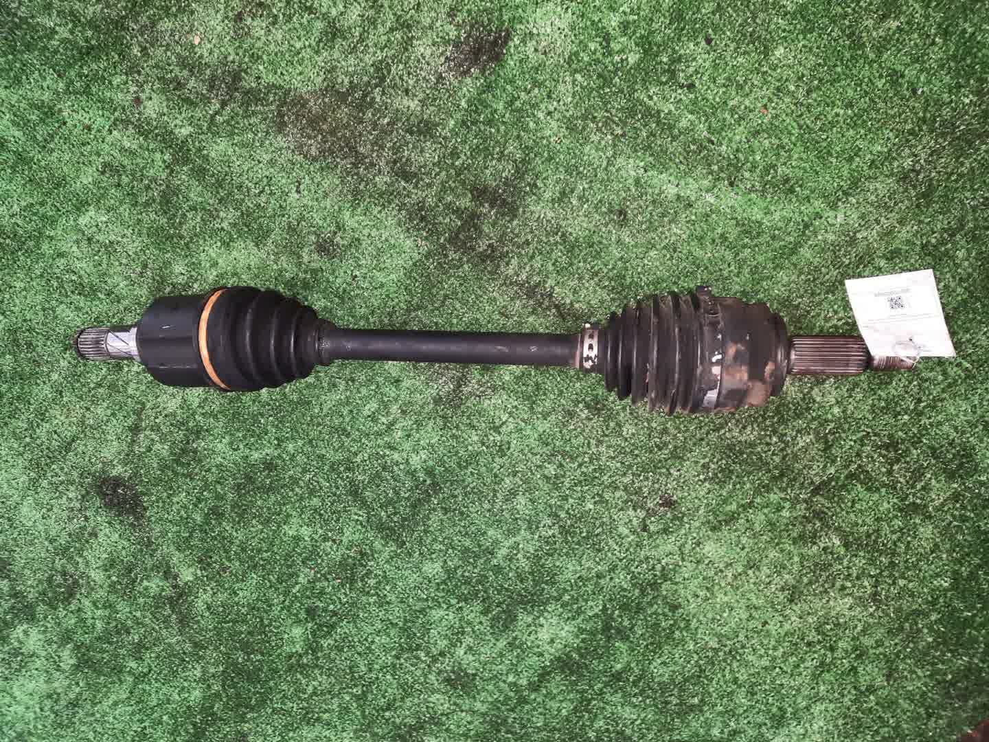 Привод левый передний MITSUBISHI GALANT, LANCER, GALANT FORTIS CY4A, CY3A 4B11, 4B10 1 ракурс Привод левый передний MITSUBISHI GALANT, LANCER, GALANT FORTIS CY4A, CY3A 4B11, 4B10 1 ракурс
