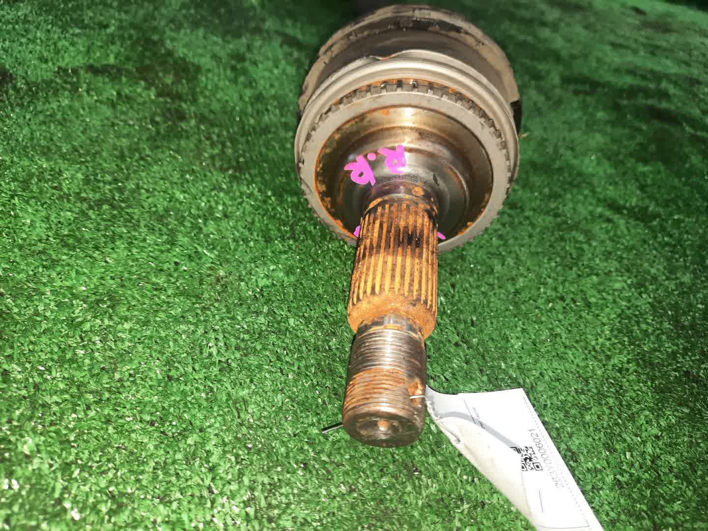 Привод правый задний TOYOTA GRANVIA, GRAND HIACE VCH10W, KCH10W, KCH12W, VCH22 5VZ-FE, 1KZ-TE 2 ракурс Привод правый задний TOYOTA GRANVIA, GRAND HIACE VCH10W, KCH10W, KCH12W, VCH22 5VZ-FE, 1KZ-TE 2 ракурс