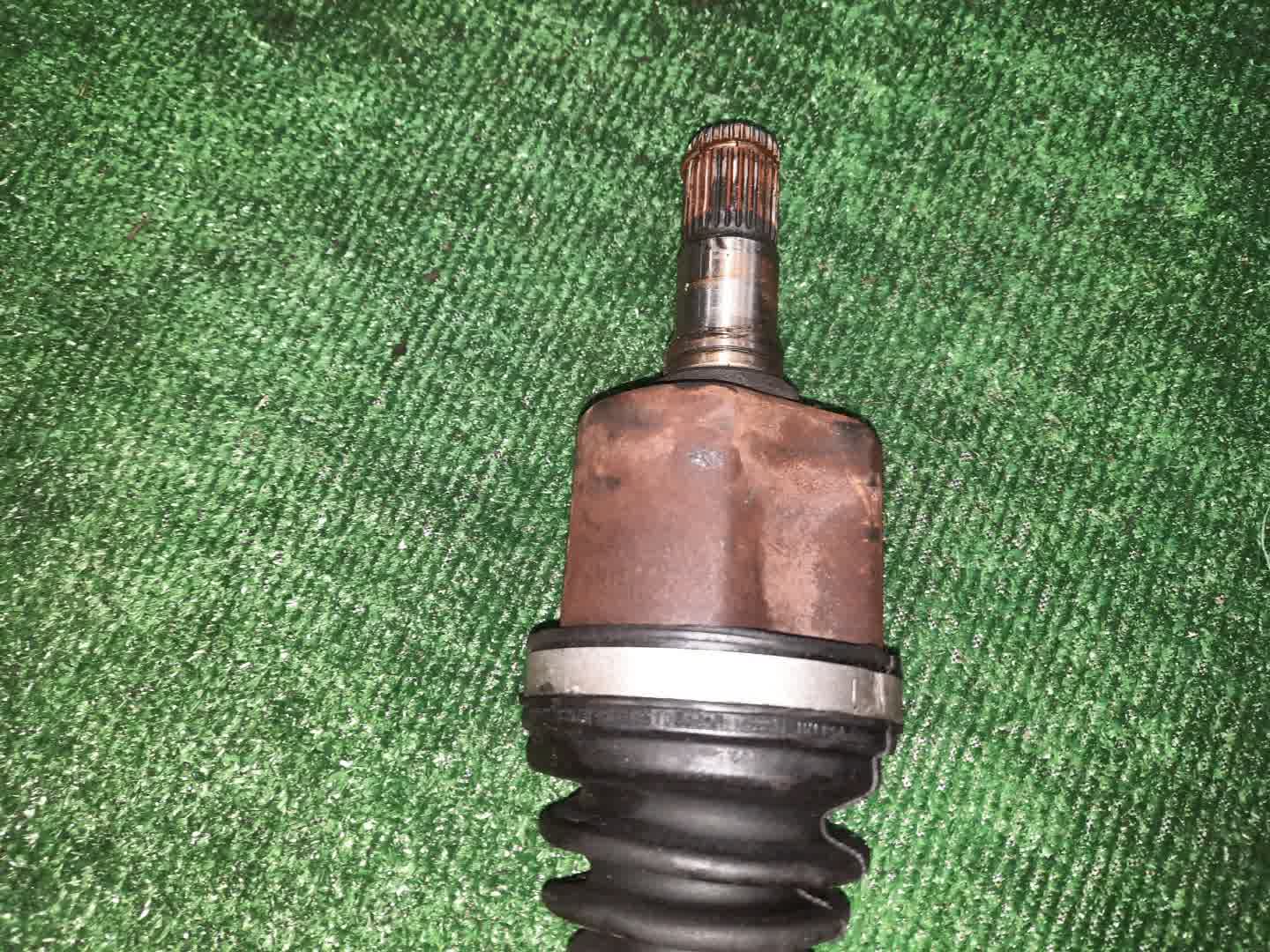 Привод левый передний VOLVO V50 MW43 B4204S 3 ракурс
