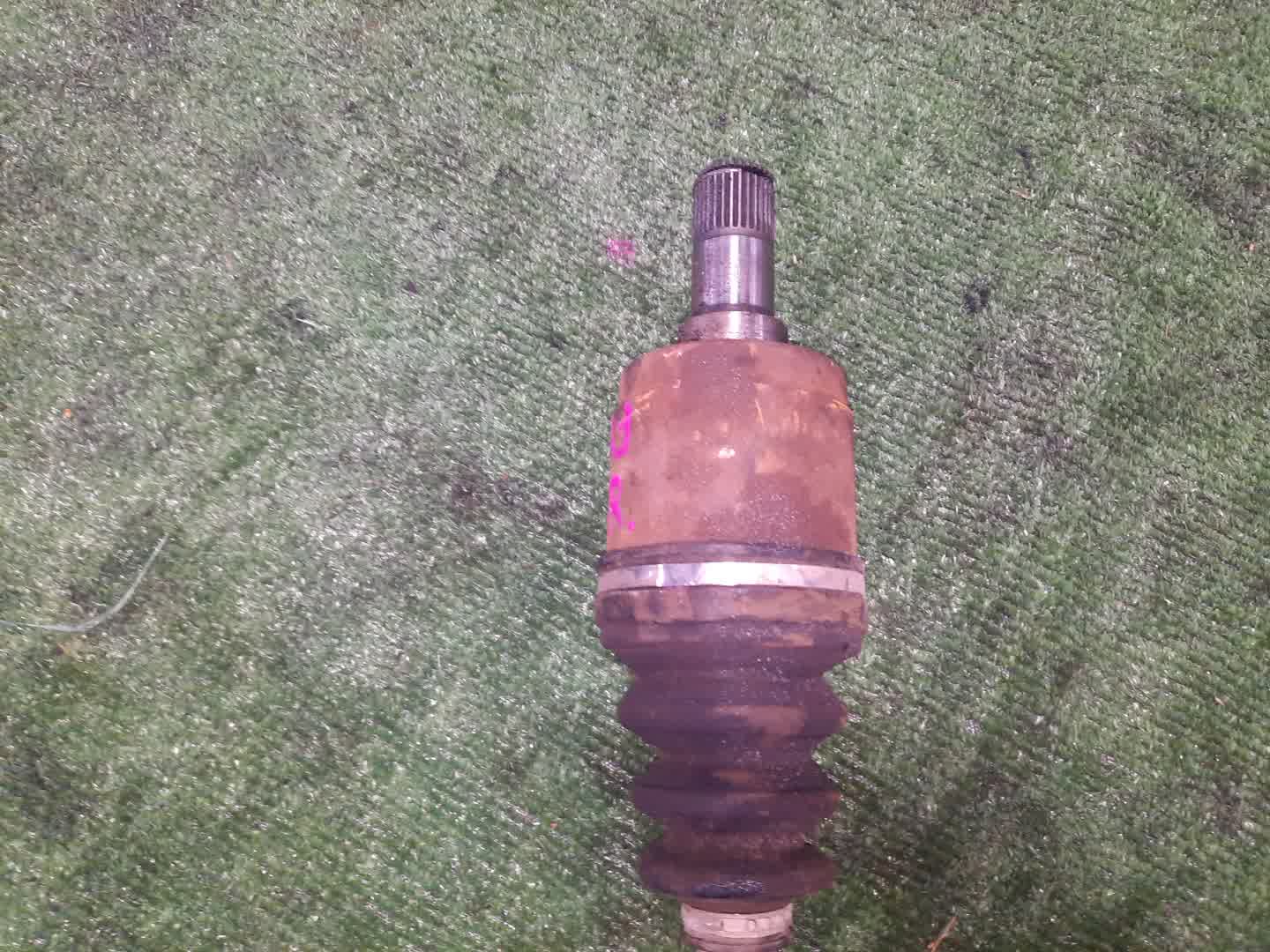 Привод правый передний HONDA LEGEND KA9 C35A 3 ракурс