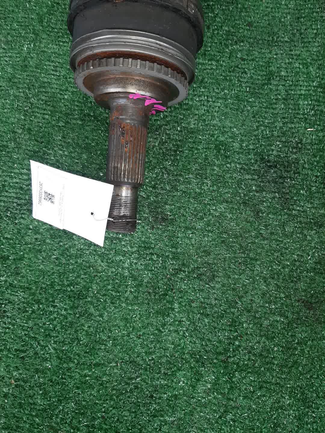 Привод правый задний TOYOTA GRANVIA, GRAND HIACE VCH10W, KCH10W, KCH12W, VCH22 5VZ-FE, 1KZ-TE 2 ракурс Привод правый задний TOYOTA GRANVIA, GRAND HIACE VCH10W, KCH10W, KCH12W, VCH22 5VZ-FE, 1KZ-TE 2 ракурс