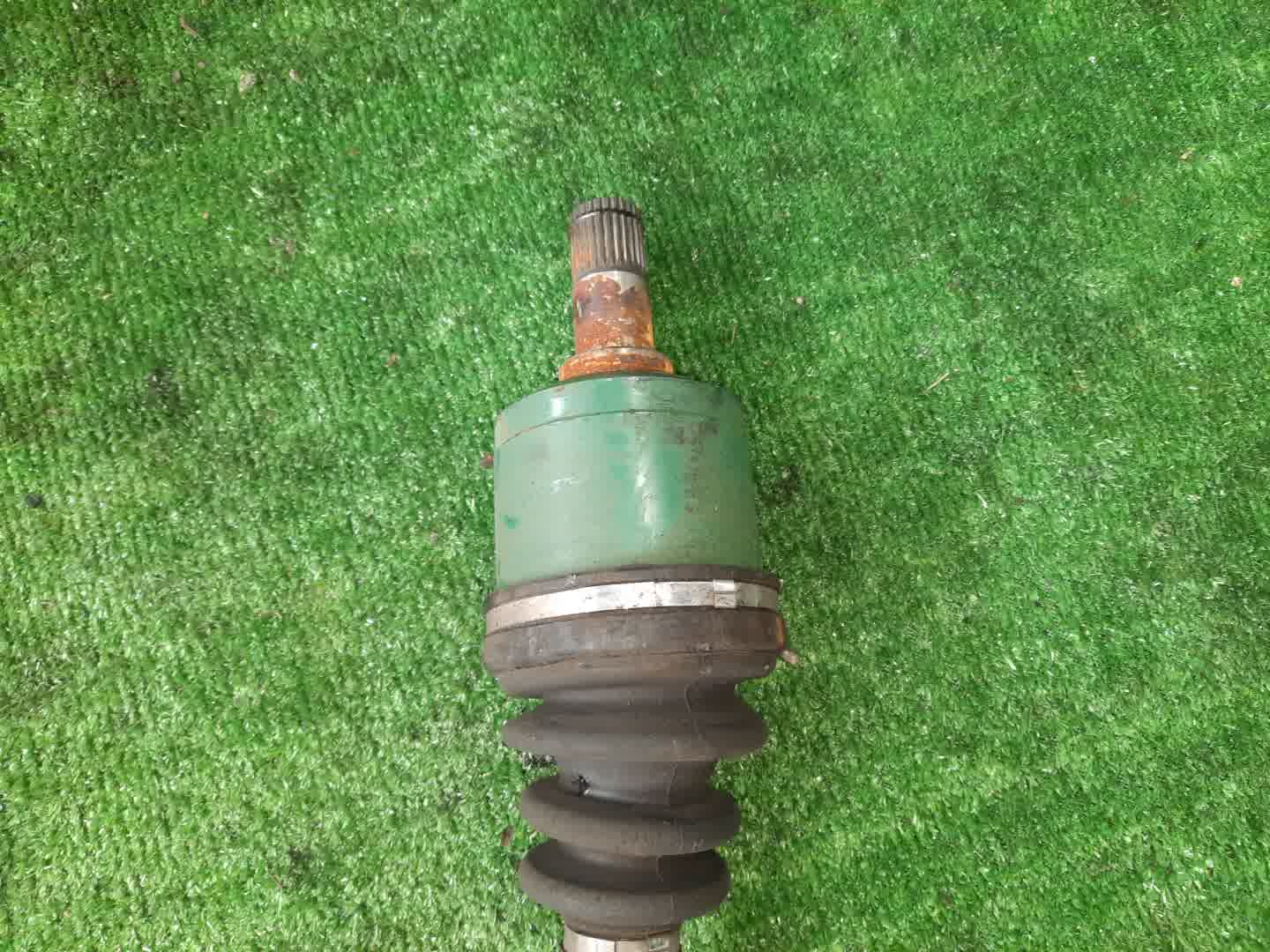 Привод левый передний MITSUBISHI DIAMANTE F34A 6A13 3 ракурс