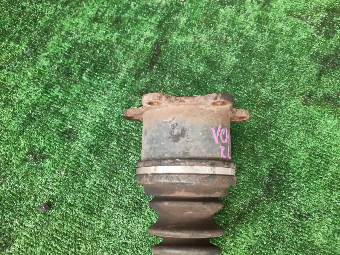 Привод правый задний TOYOTA GRANVIA, GRAND HIACE VCH10W, KCH10W, VCH16W, KCH16W, KCH12W, VCH22 5VZ-FE, 1KZ-TE 4 ракурс Привод правый задний TOYOTA GRANVIA, GRAND HIACE VCH10W, KCH10W, VCH16W, KCH16W, KCH12W, VCH22 5VZ-FE, 1KZ-TE 4 ракурс