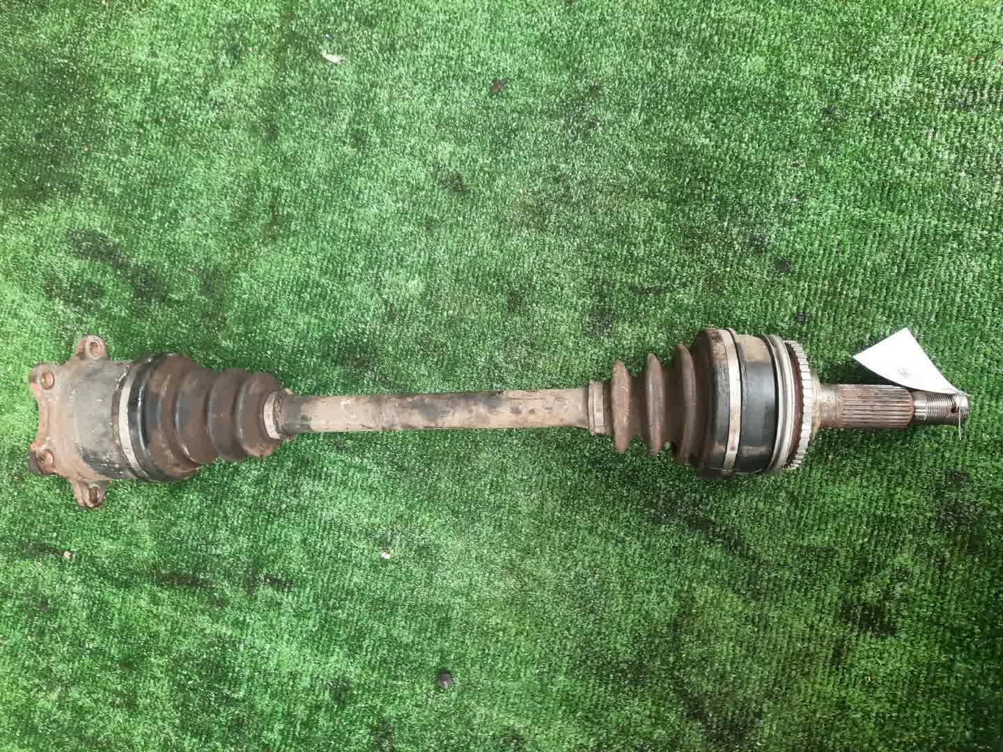 Привод правый задний TOYOTA GRANVIA, GRAND HIACE VCH10W, KCH10W, KCH12W, VCH22 5VZ-FE, 1KZ-TE 1 ракурс Привод правый задний TOYOTA GRANVIA, GRAND HIACE VCH10W, KCH10W, KCH12W, VCH22 5VZ-FE, 1KZ-TE 1 ракурс