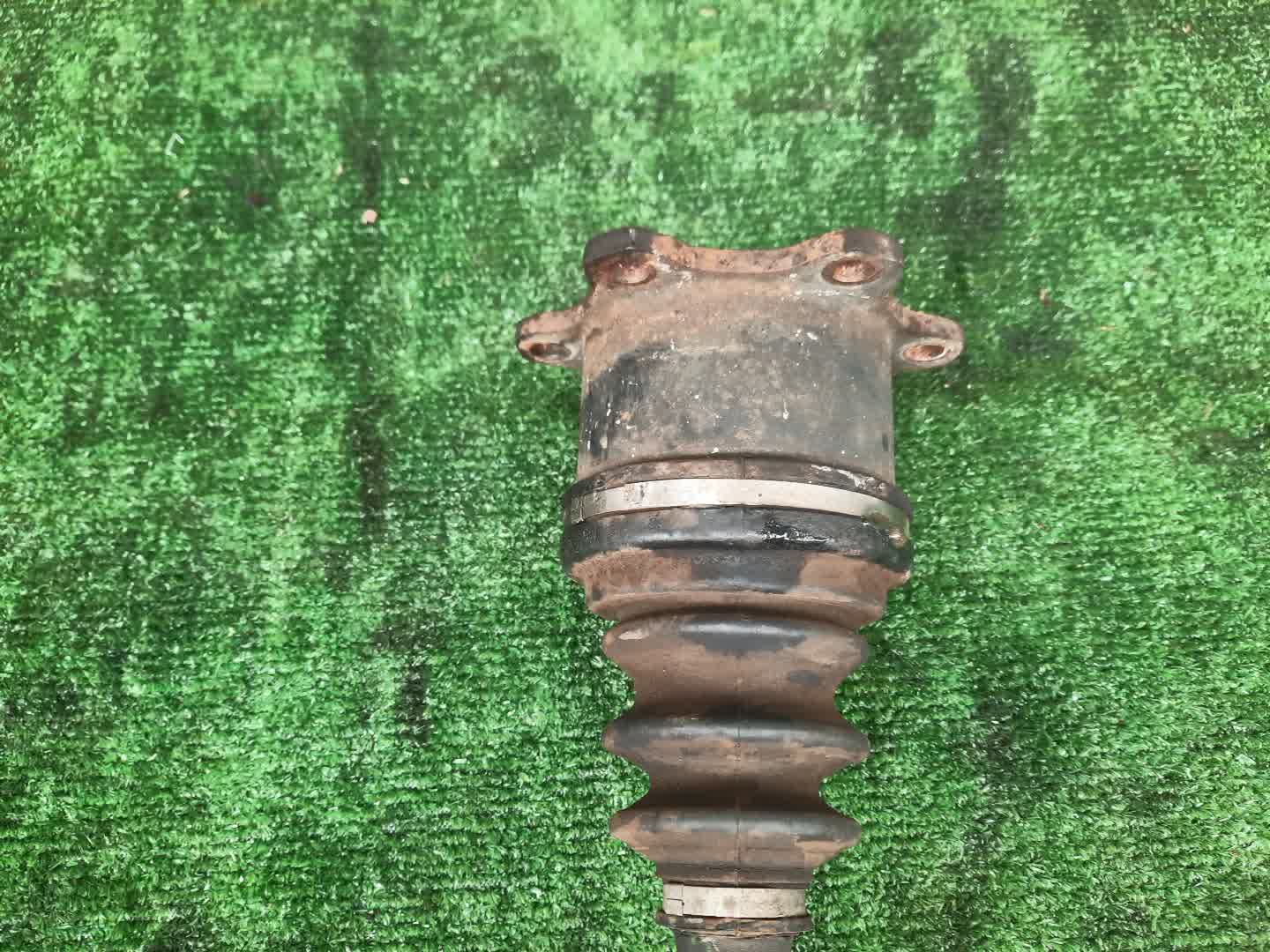Привод правый задний TOYOTA GRANVIA, GRAND HIACE VCH10W, KCH10W, KCH12W, VCH22 5VZ-FE, 1KZ-TE 3 ракурс Привод правый задний TOYOTA GRANVIA, GRAND HIACE VCH10W, KCH10W, KCH12W, VCH22 5VZ-FE, 1KZ-TE 3 ракурс