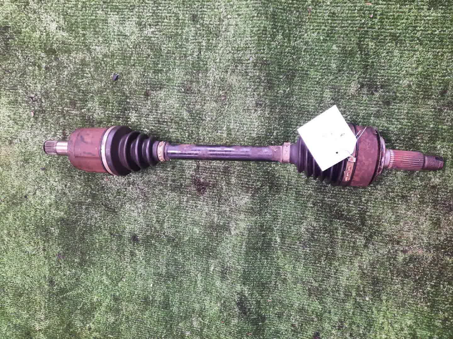 Привод левый передний  HONDA STEPWGN RK1, RK2, RK4, RK5, RK3, RK6, RK7 R20A 1 ракурс