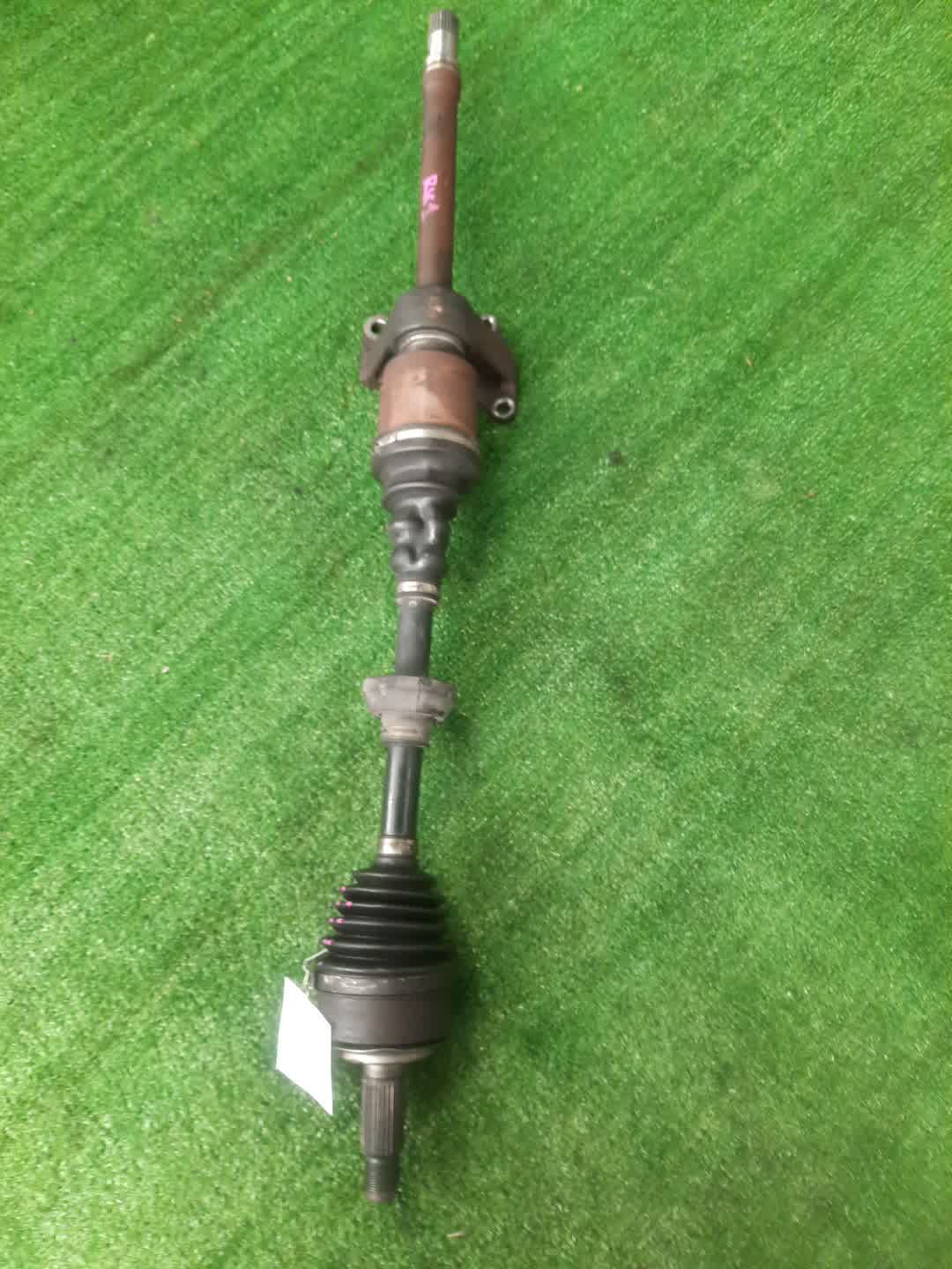 Привод правый передний  HONDA STEPWGN RK1, RK2, RK4, RK5, RK3, RK6, RK7 R20A 1 ракурс