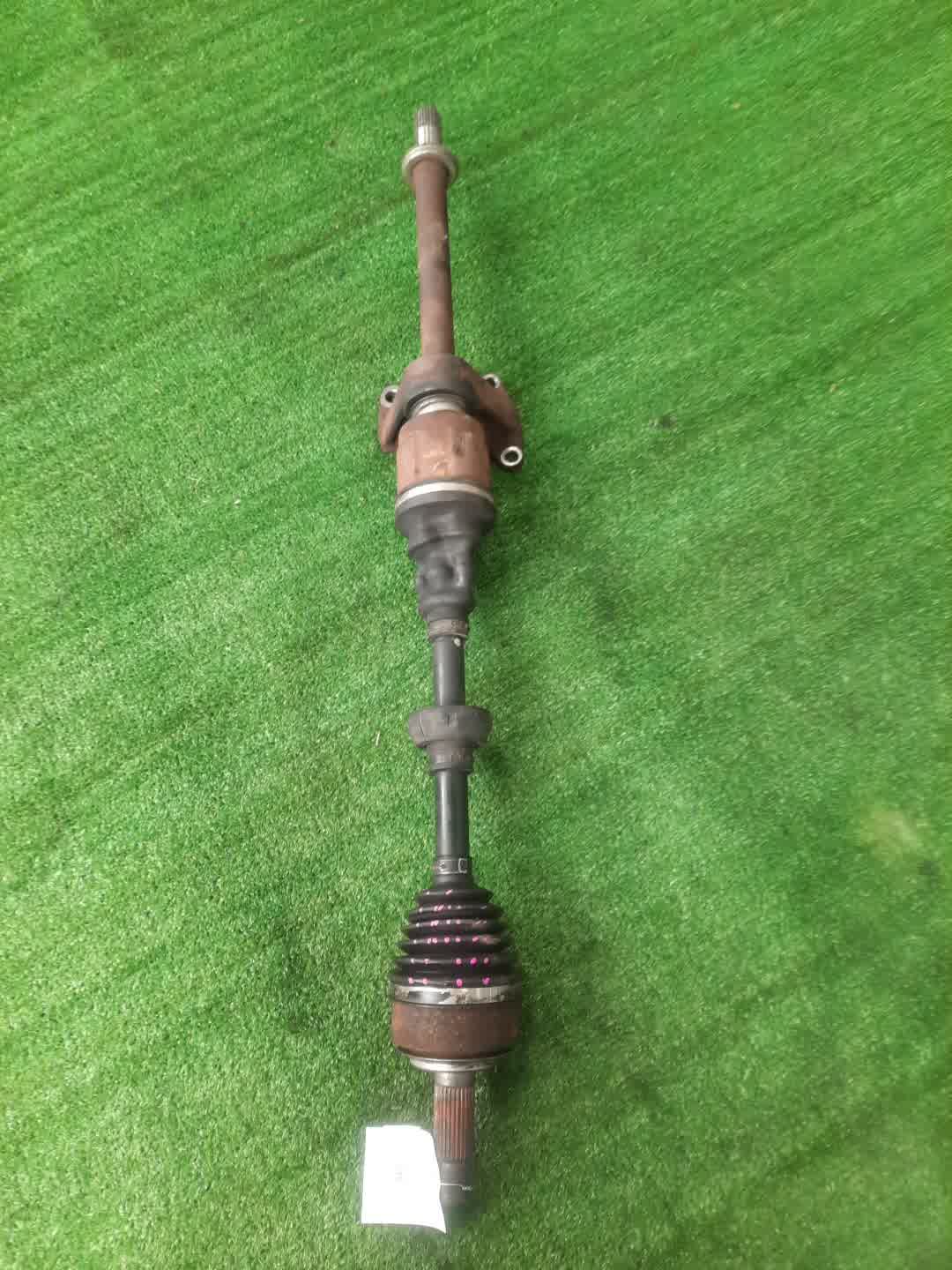 Привод правый передний  HONDA STEPWGN RK1, RK2, RK4, RK5, RK3, RK6, RK7 R20A 1 ракурс