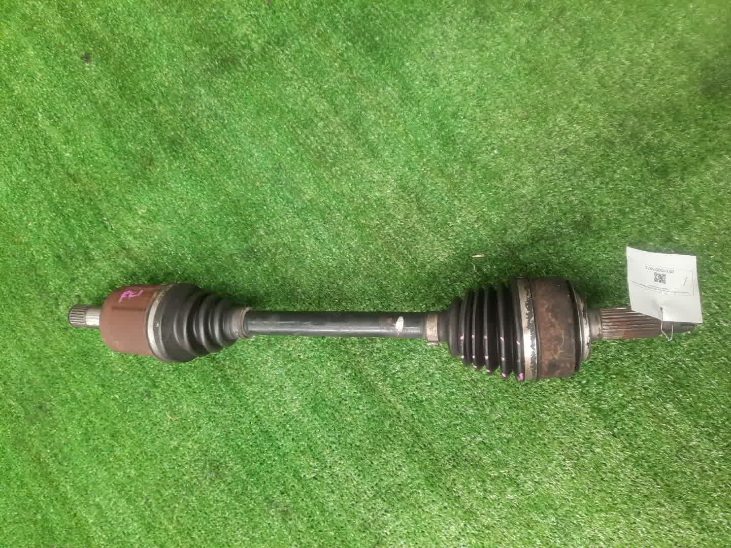 Привод левый передний  HONDA STEPWGN RK1, RK2, RK4, RK5, RK3, RK6, RK7 R20A 1 ракурс