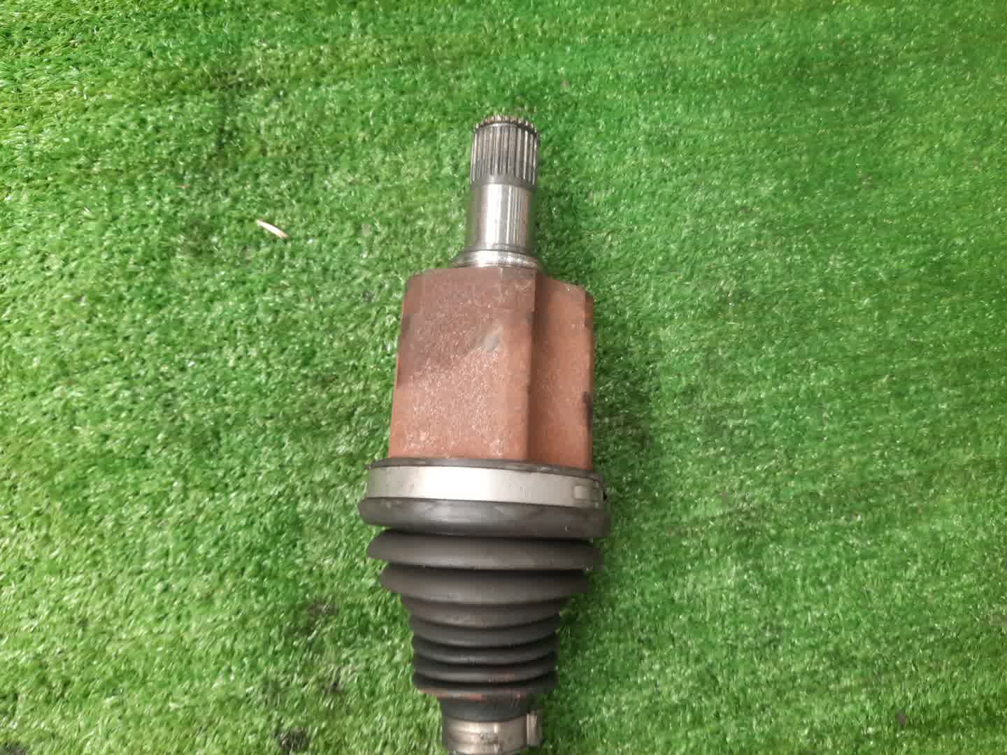 Привод левый передний HONDA JADE FR4 LEB 3 ракурс Привод левый передний HONDA JADE FR4 LEB 3 ракурс