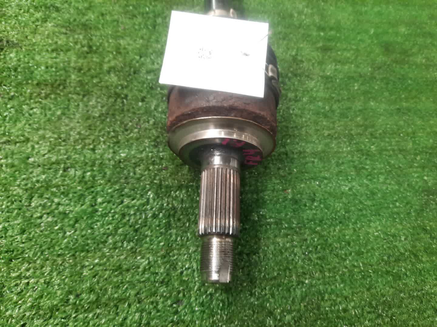 Привод левый передний HONDA JADE FR4 LEB 2 ракурс Привод левый передний HONDA JADE FR4 LEB 2 ракурс