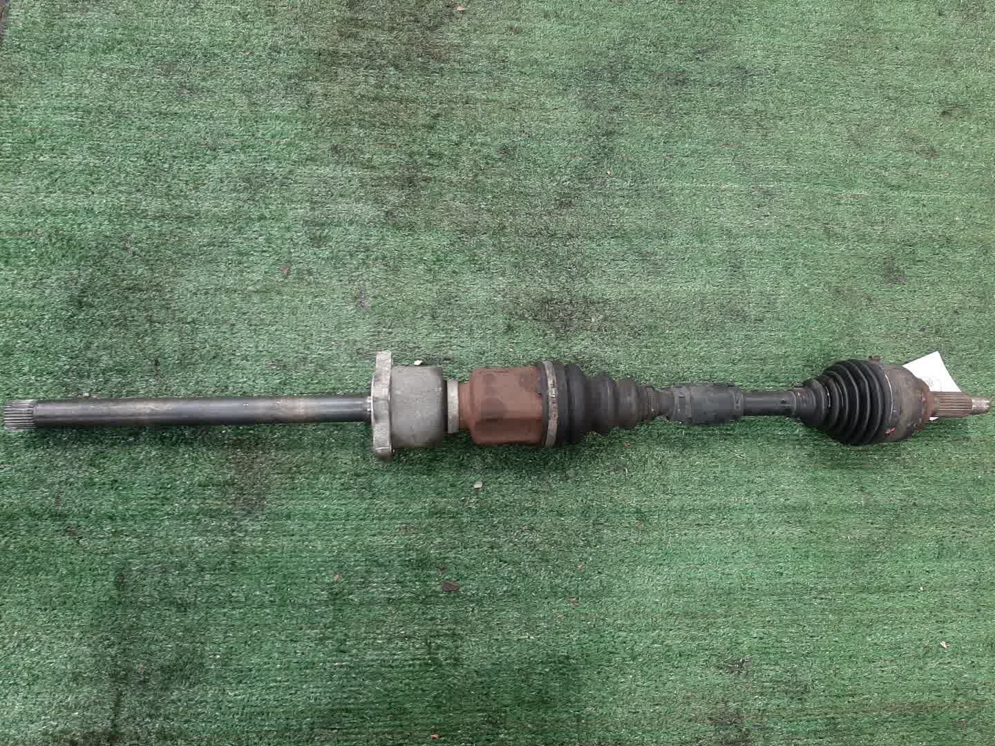 Привод правый передний MAZDA PREMACY, AXELA CREW, BKEP LF-VE, LF-DE 1 ракурс Привод правый передний MAZDA PREMACY, AXELA CREW, BKEP LF-VE, LF-DE 1 ракурс