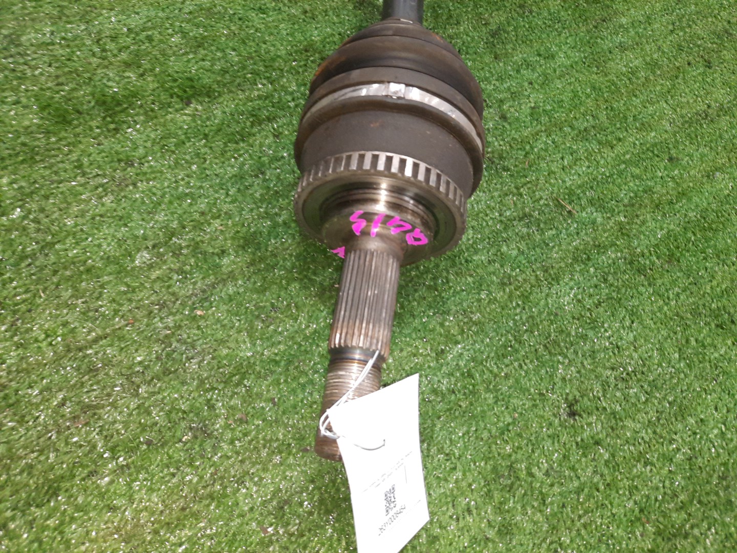 Привод правый передний NISSAN BLUEBIRD, PRIMERA QU14, QP11, WQP11 QG18DE, QG18DD 2 ракурс