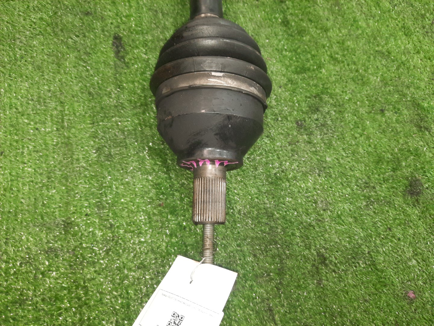 Привод левый передний VOLVO C30 MK43 B4204S3 2 ракурс Привод левый передний VOLVO C30 MK43 B4204S3 2 ракурс
