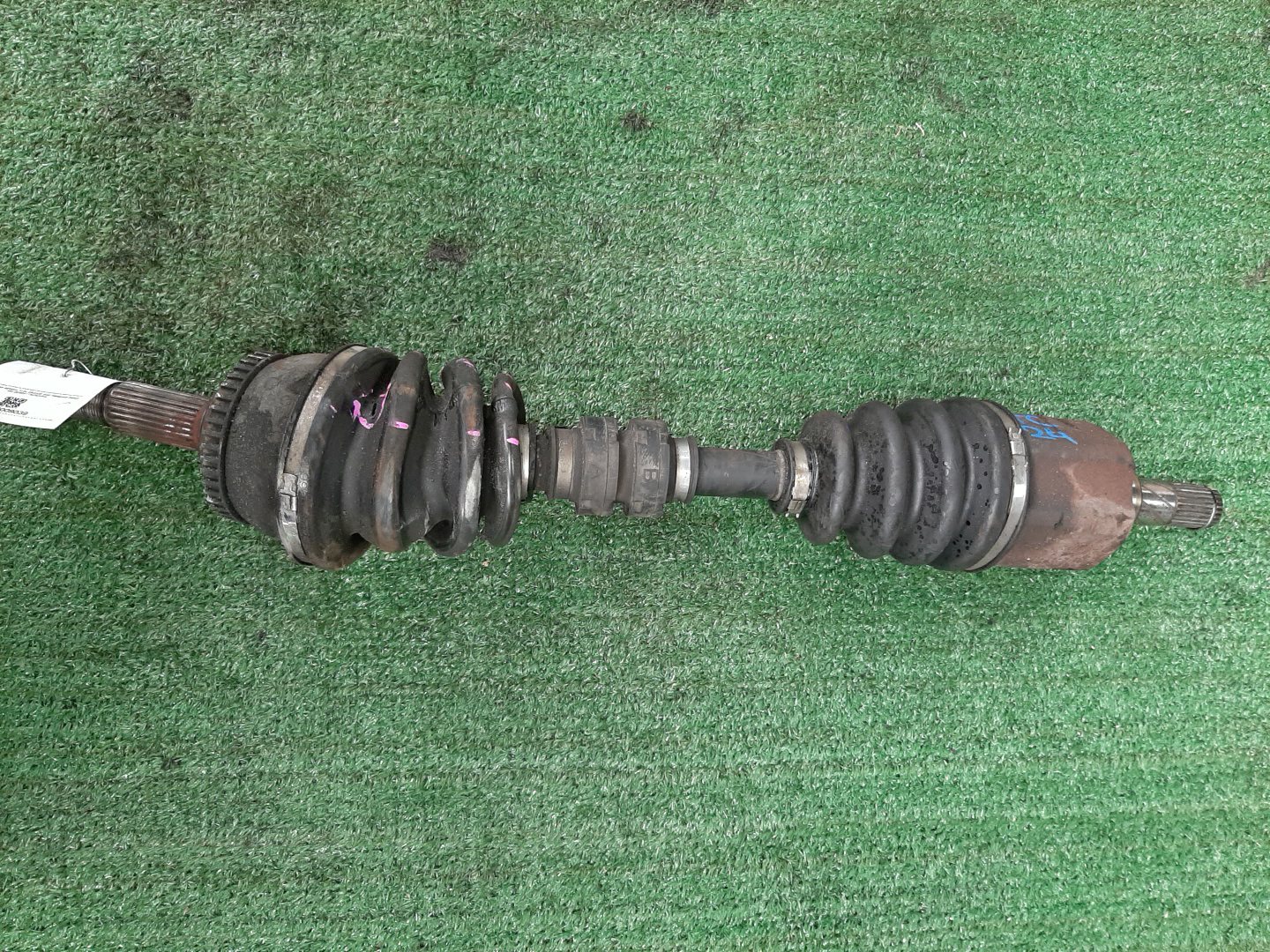 Привод левый передний NISSAN AVENIR, LIBERTY, PRIMERA, SERENA W11, RW11, RM12, HP12, TNC24, TC24, RC24 QR20DE, SR20VE, QR25DE 1 ракурс