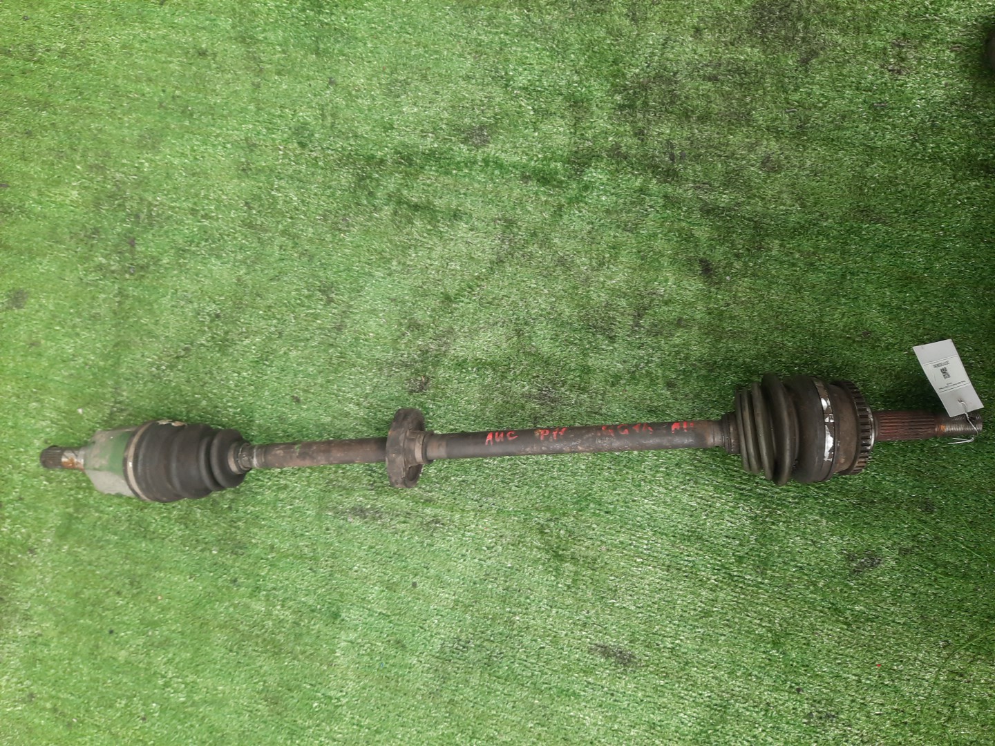 Привод правый передний NISSAN BLUEBIRD, PRIMERA QU14, QP11, WQP11 QG18DE, QG18DD 1 ракурс
