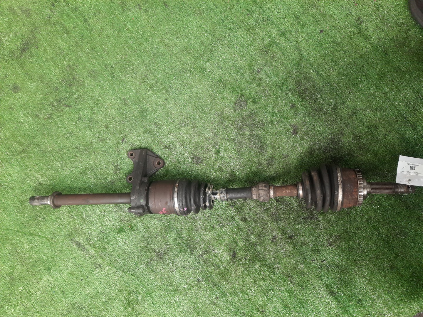 Привод правый передний NISSAN AVENIR, LIBERTY SW11, W11, PW11, PM12 CD20ET, SR20DE 1 ракурс
